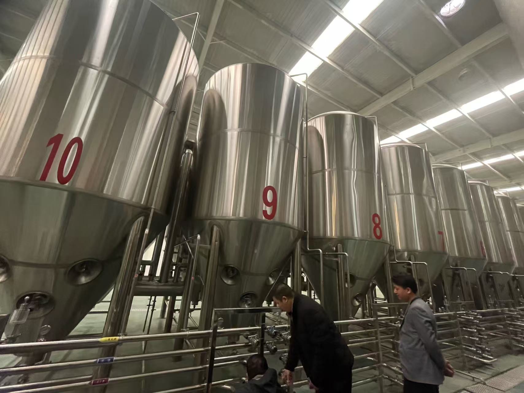 吴忠精酿啤酒设备厂—平面布置、设备设计、制造、调试、培训等一条龙服务